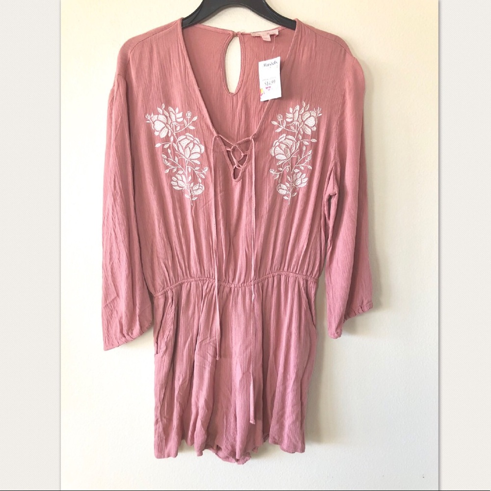 Love Tree Mauve Rose Romper Size Large Floral NWOT